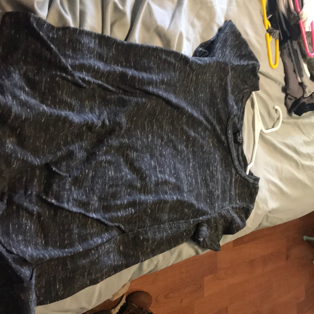 Gray rue21 shirt